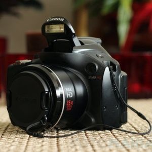 Canon PowerShot SX40 HS 12.1 MP Digital Camera NEW